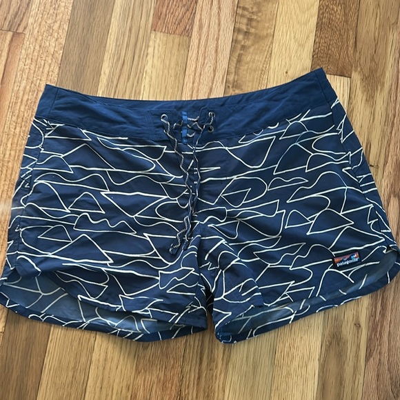 Women's Patagonia Wavefarer Boardshorts - Picture 2 of 6